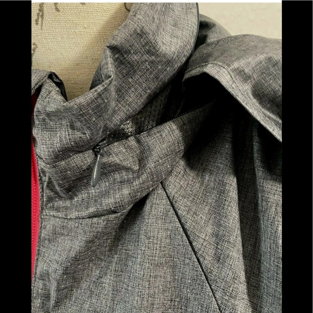 Fabletics Gray Windbreaker Pullover Jacket Size S - image 5